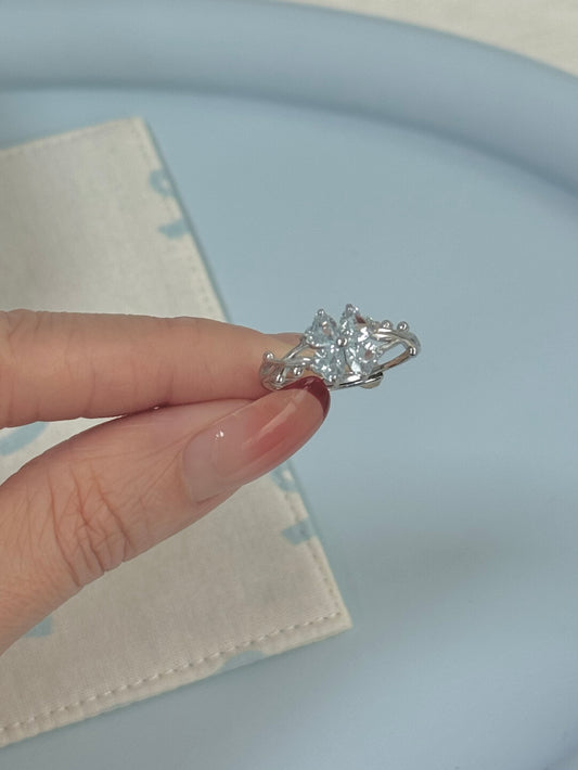 LolaWhite "Blue Ravine Pavilion" Solid S925 Sterling Silver Icelandic Blue Four-Leaf Clover Adjustable Ring – Elegant & Refined