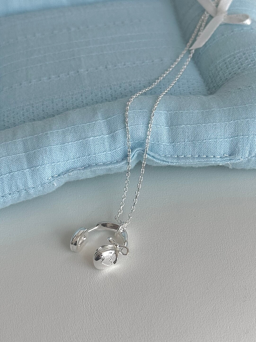 LolaWhite "Sound Embrace" S925 Sterling Silver Bow & Heart Earphone Pendant Necklace - Unique & Personalized Design