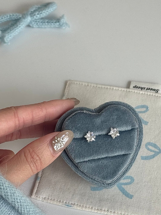 롤라화이트 "스타라이트 클러스터" 3D 스타 지르콘 이어 세트, 플랫 백 스터드 & 콘치