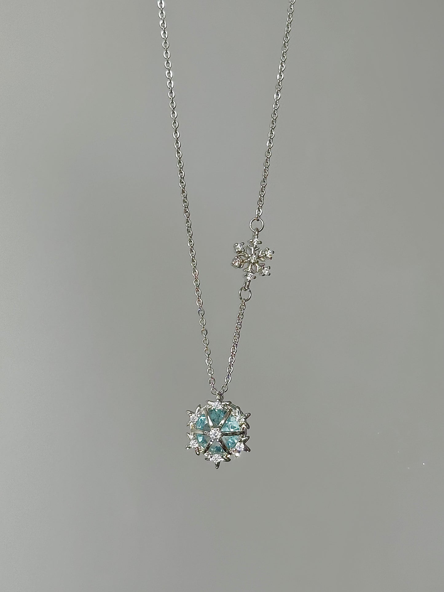 Lolawhite Snowdrop Pendant Necklace - 925 Sterling Silver with Blue Zircon