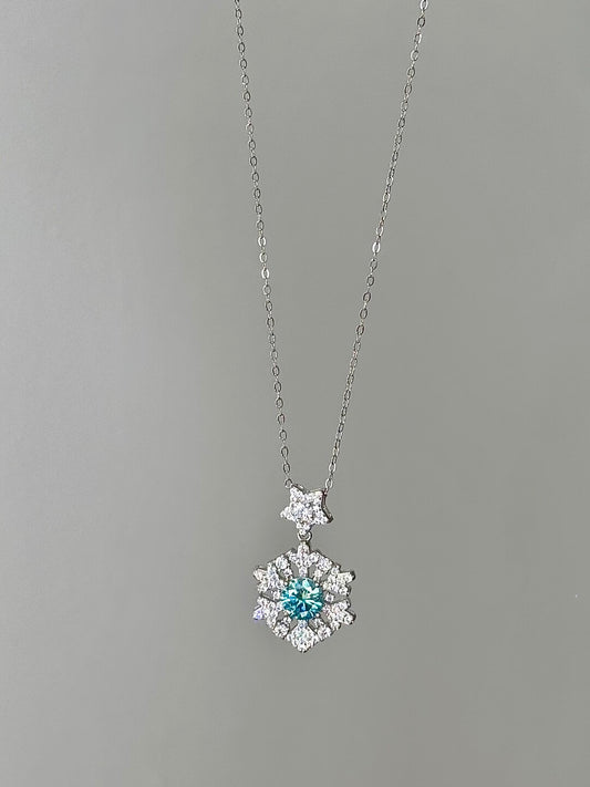 DearLola "One-Carat Snow" S925 Sterling Silver Snowflake Necklace - Exquisite Firework-Cut Design