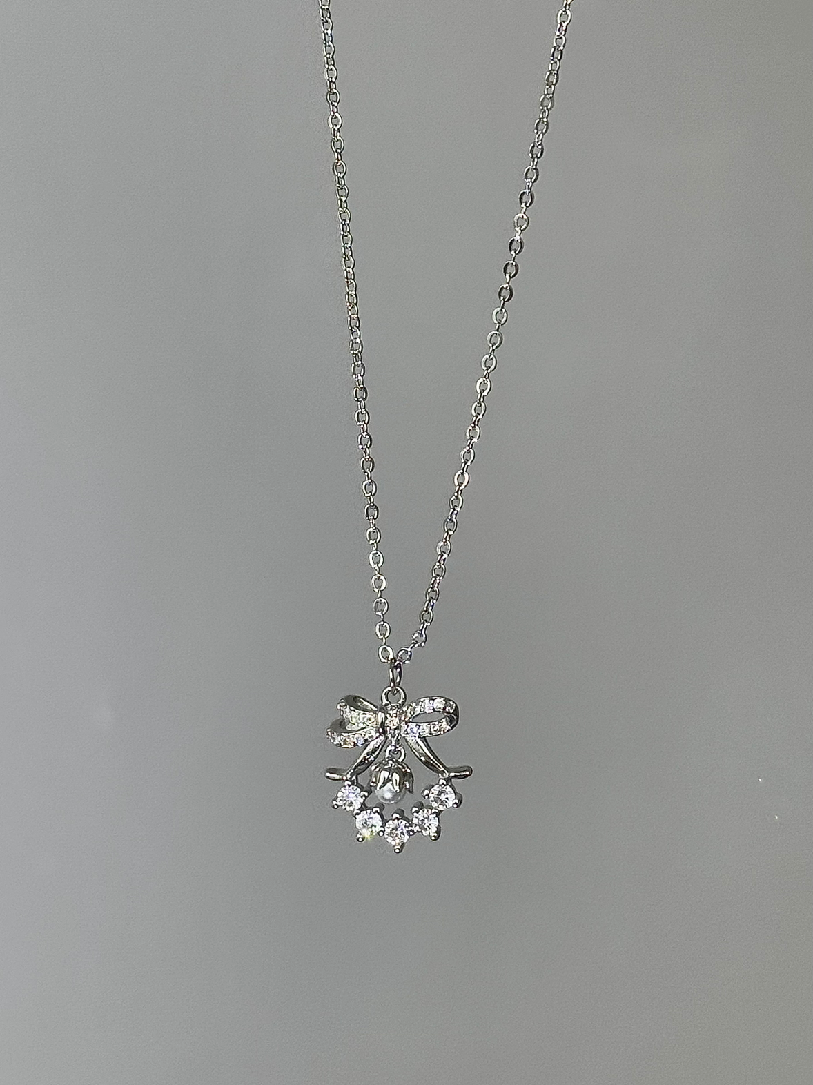 LolaWhite "은방울꽃 편지" 공주 리본 &amp; 꽃 화환 목걸이 - 절묘하고 독특하며 사랑스러움 