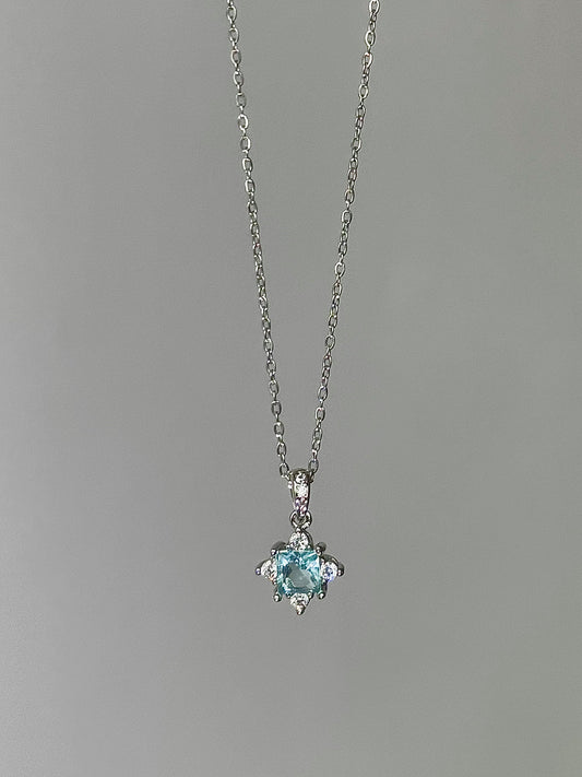 롤라화이트 "별빛의 눈물" 블루 스타 펜던트 목걸이