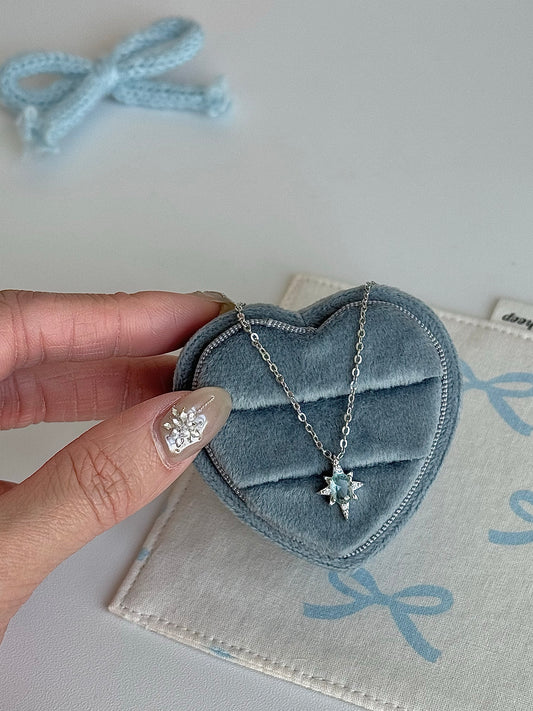 롤라화이트 "프로스티드 아이스 블루" 팔각형 목걸이