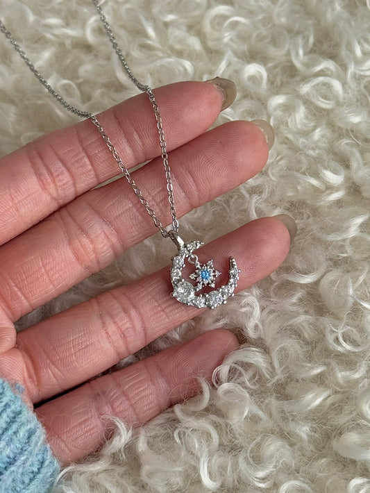 롤라화이트 "문라이트 스노우 왈츠" 블루 다이아몬드 눈송이 펜던트 목걸이