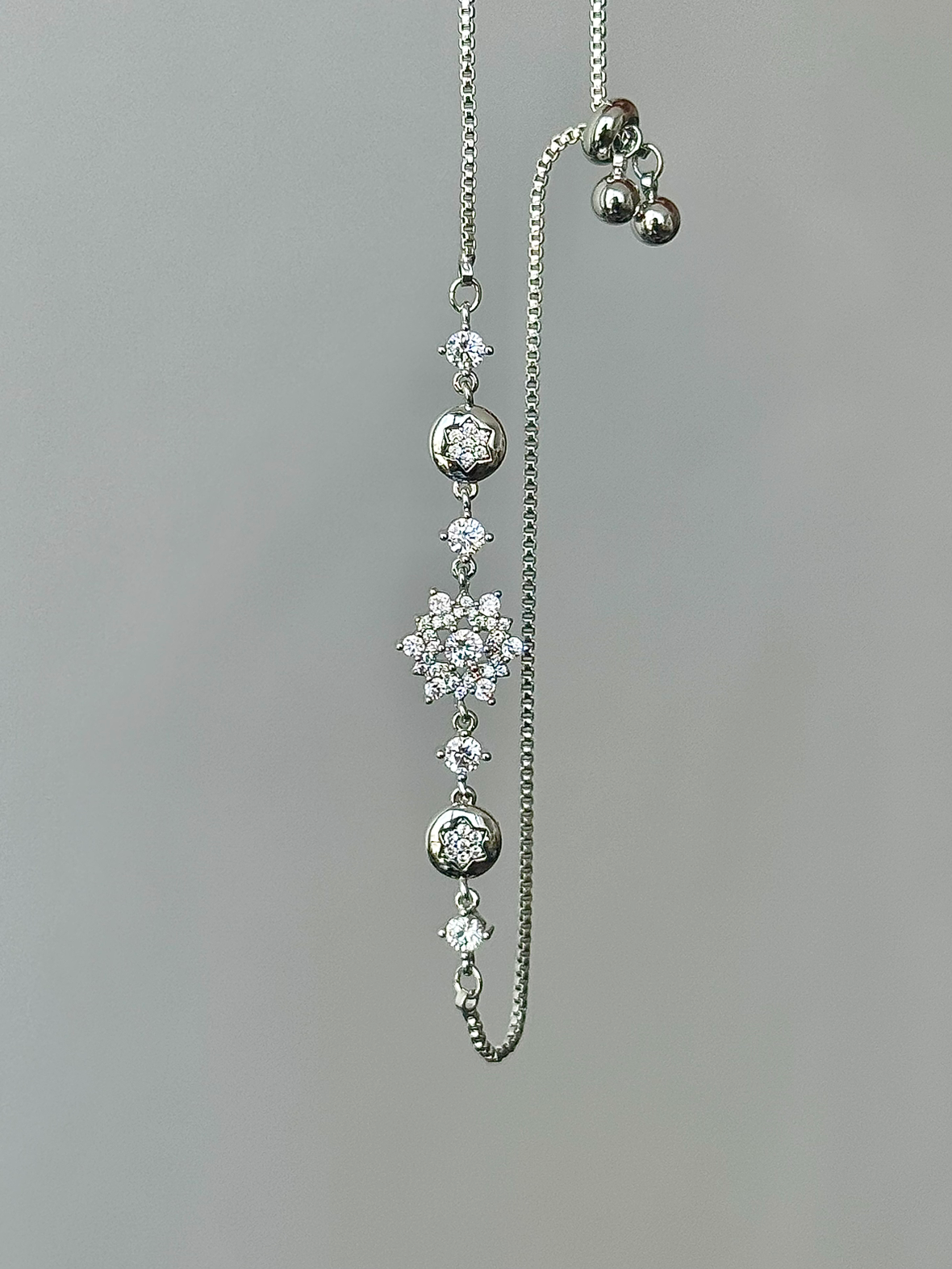 LolaWhite "Veiled Snow & Light" Full-Zirconia Snowflake Adjustable Bracelet