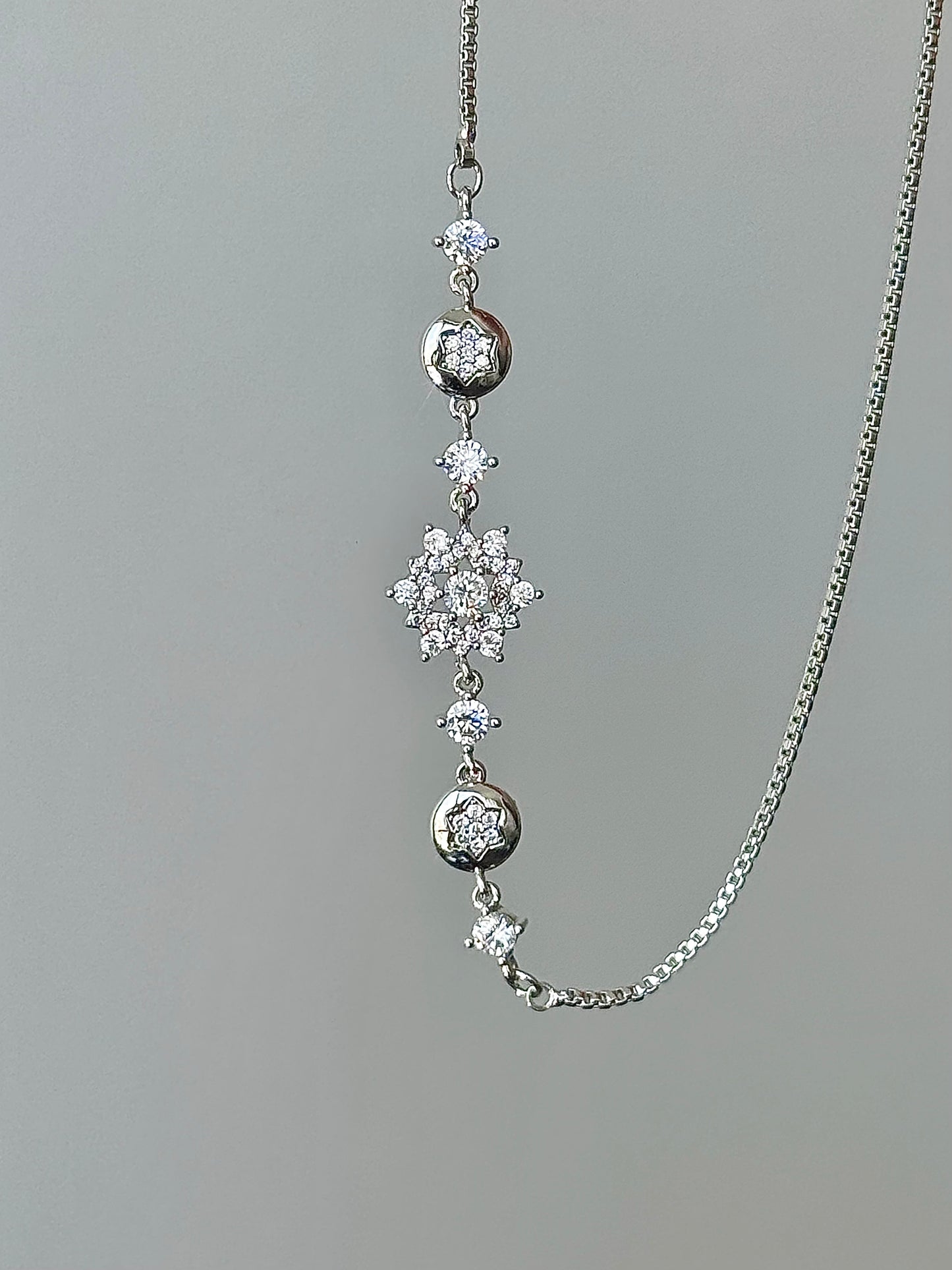 LolaWhite "Veiled Snow & Light" Full-Zirconia Snowflake Adjustable Bracelet