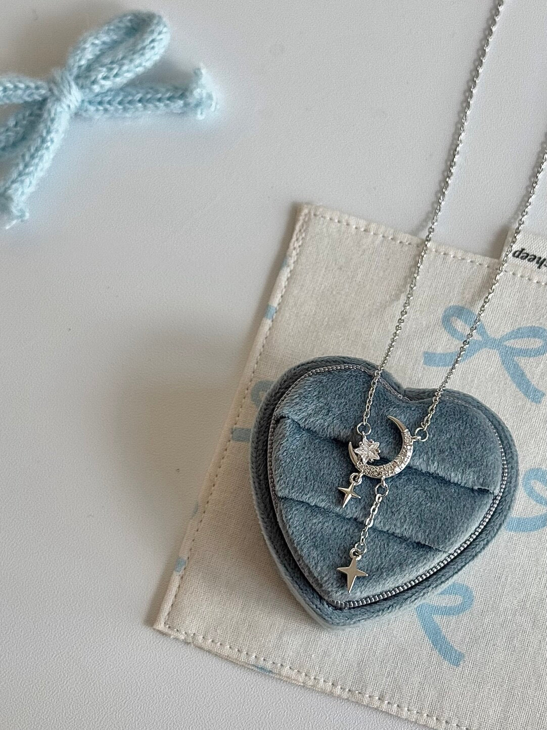 롤라화이트 "스타라이트 세레나데" 셀레스티얼 펜던트 목걸이