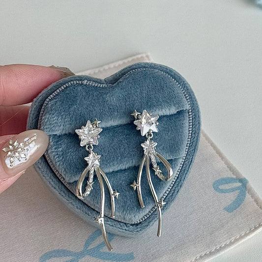 LolaWhite "Starlight Dream" 지르콘이 세팅된 925 스털링 실버 반짝이는 리본 리본 귀걸이 - 달콤하고 우아한