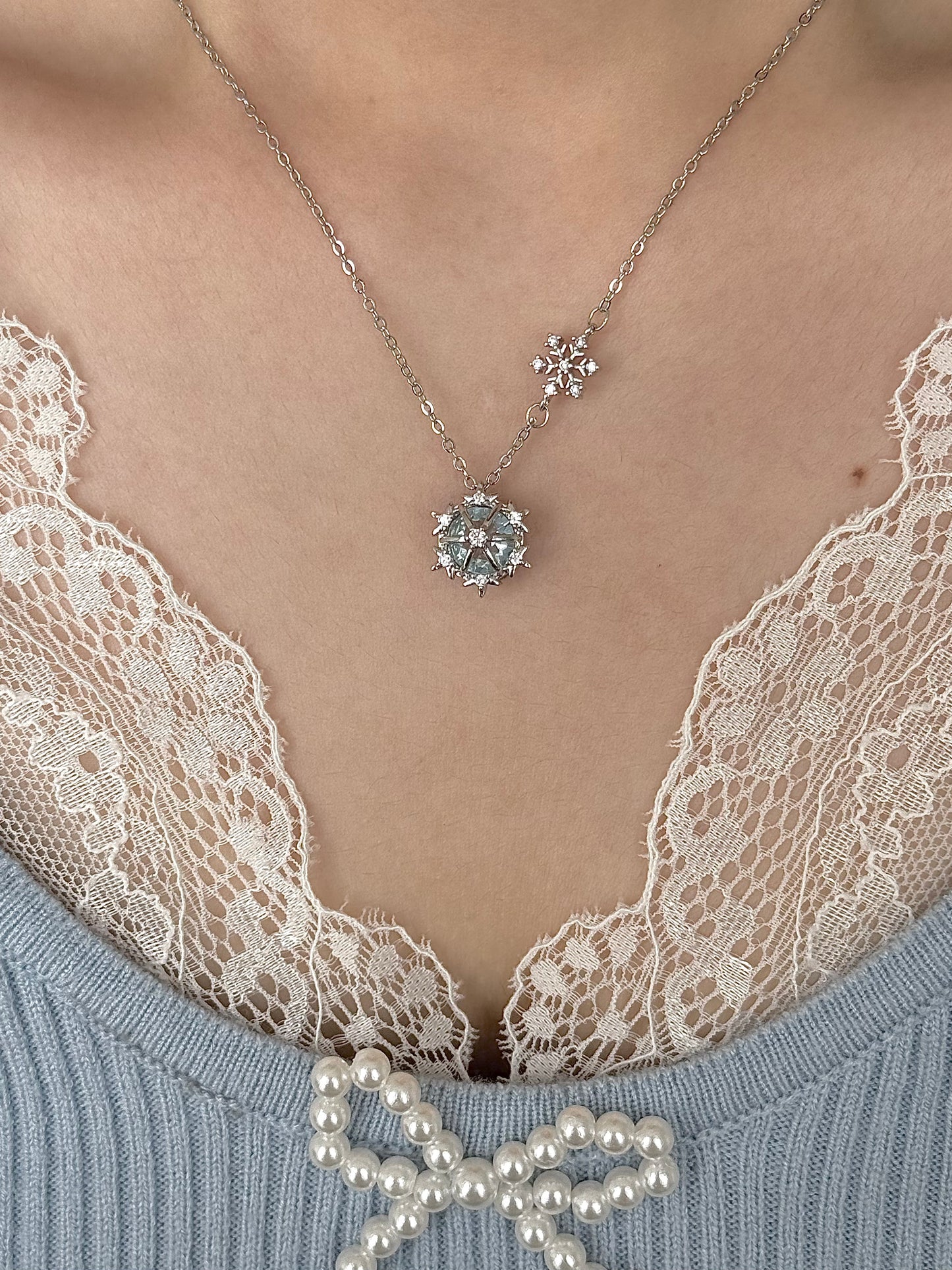 Lolawhite Snowdrop Pendant Necklace - 925 Sterling Silver with Blue Zircon