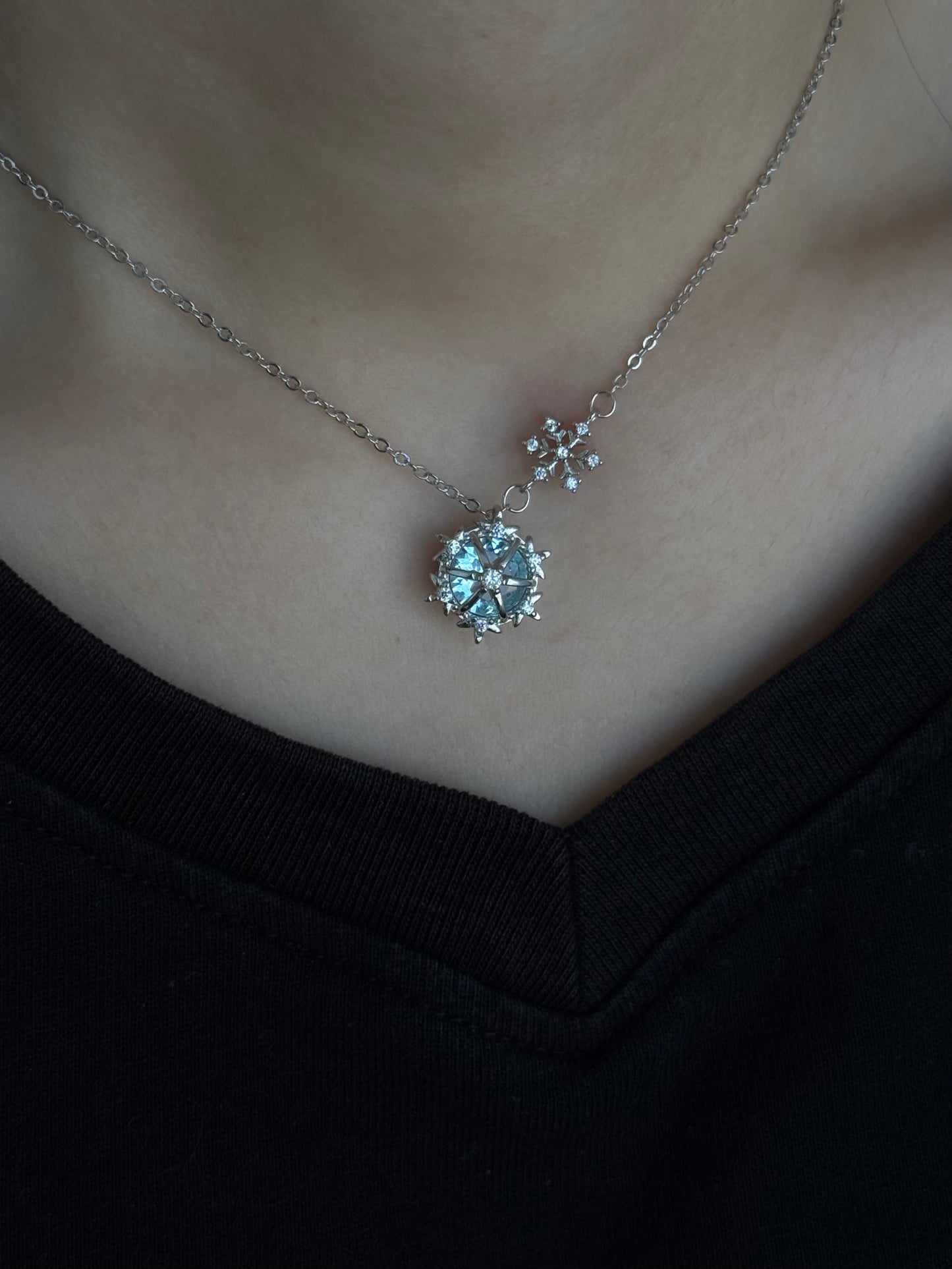 Lolawhite Snowdrop Pendant Necklace - 925 Sterling Silver with Blue Zircon