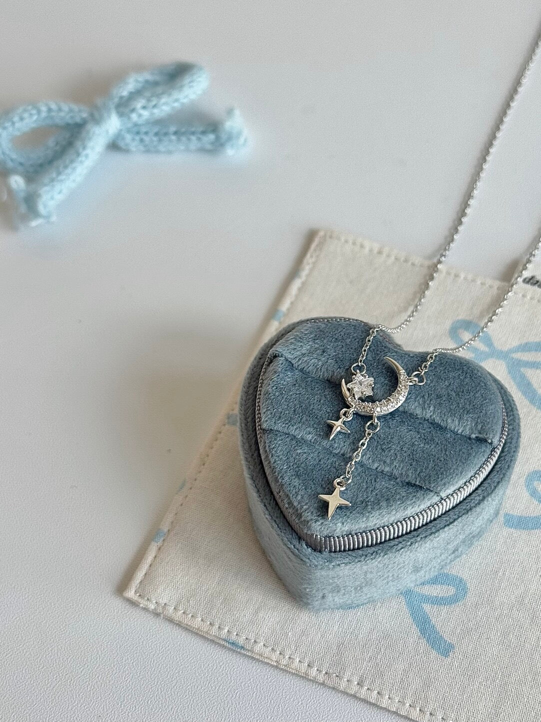 롤라화이트 "스타라이트 세레나데" 셀레스티얼 펜던트 목걸이