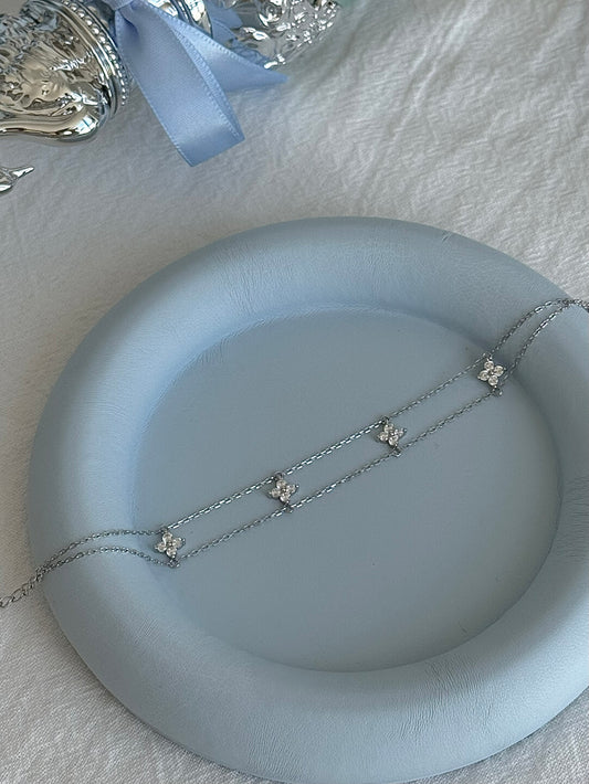 LolaWhite "Winter Whispers" S925 Sterling Silver Four-Leaf Clover Bracelet - Understated Luxury & Refined Elegance