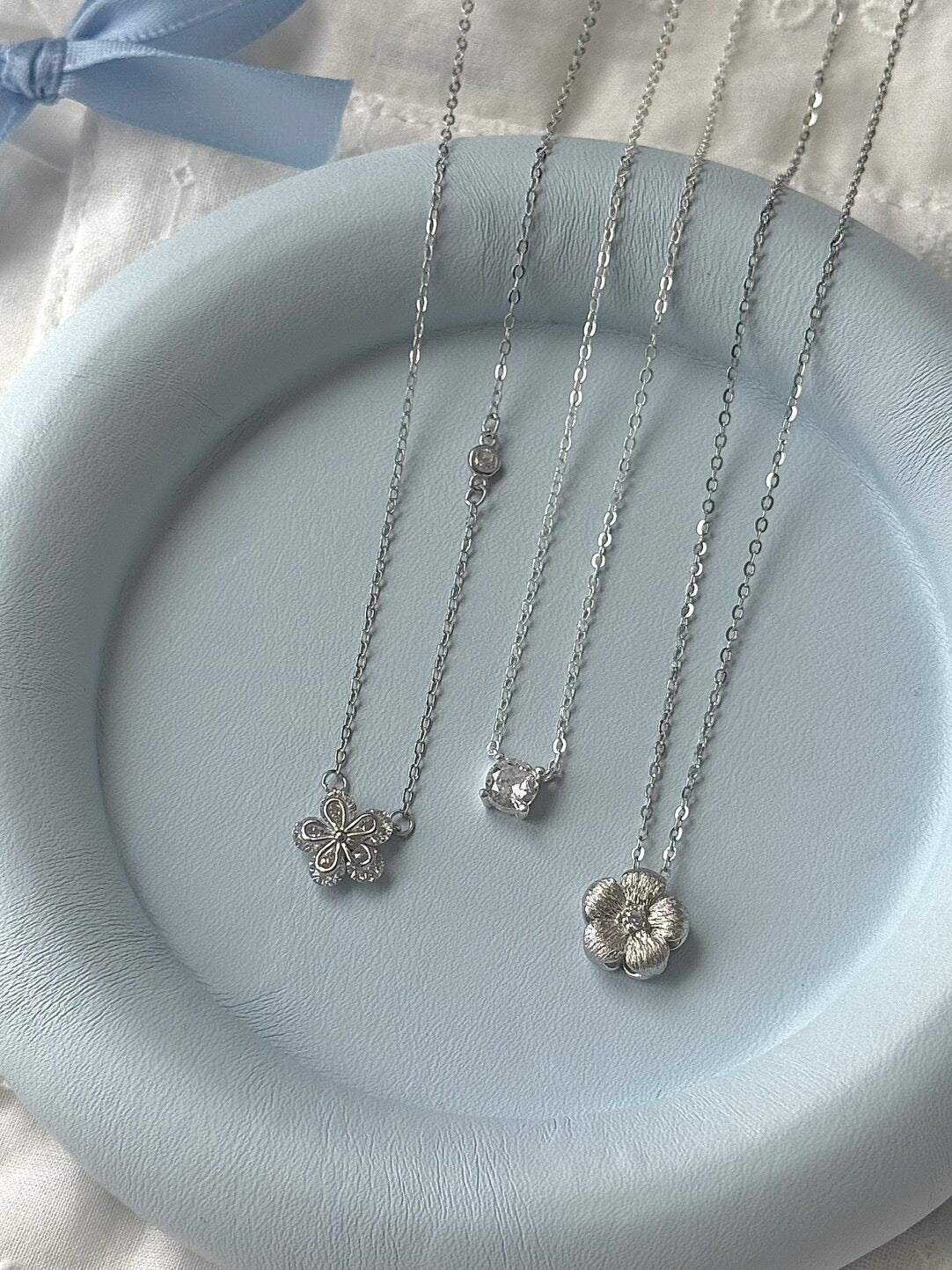 LolaWhite "Blooming Fortune" S925 Sterling Silver Brushed Texture Solitaire Zircon Floral Necklace