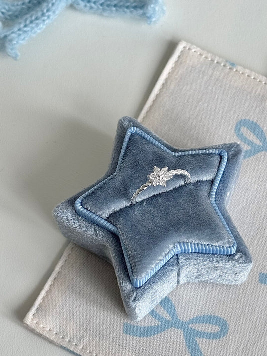 LolaWhite "In Snow's Name" S925 Sterling Silver Twisted Snowflake Ring - Unique, Versatile & Icy