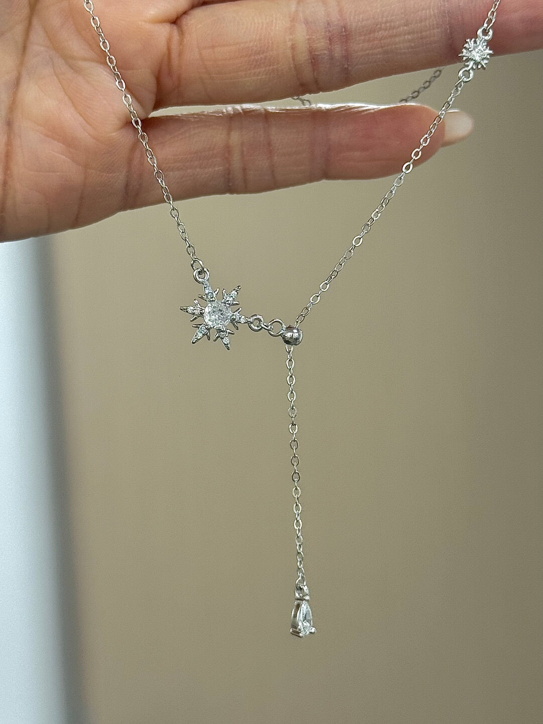 LolaWhite "Falling Snowflake" S925 Sterling Silver Winter Snowflake Collarbone Necklace - Delicate & Refined Long Chain