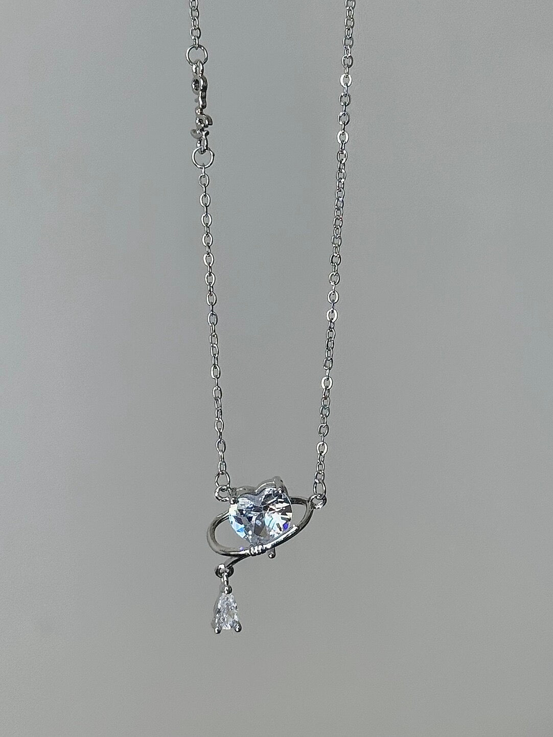 LolaWhite "Pulse of Love" S925 스털링 실버 목걸이 - 섬세하고 독특함