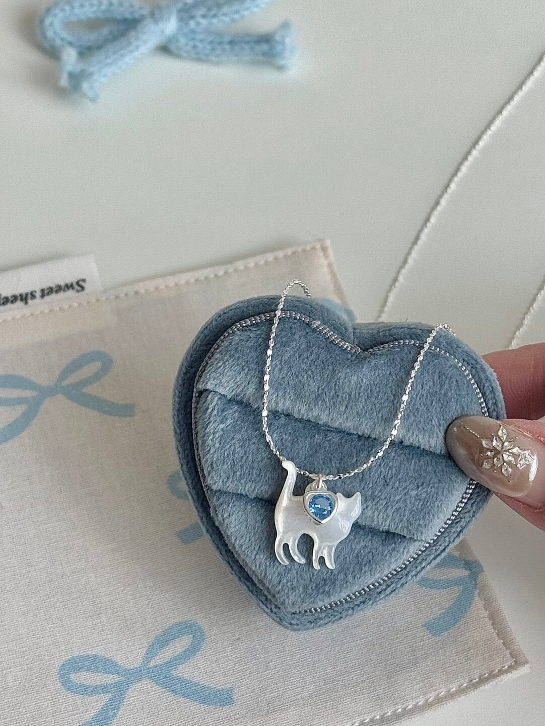 LolaWhite "Cloud Kitten" S925 Sterling Silver Mother-of-Pearl Cat Pendant Necklace with Heart Zircon - Playful & Sweet