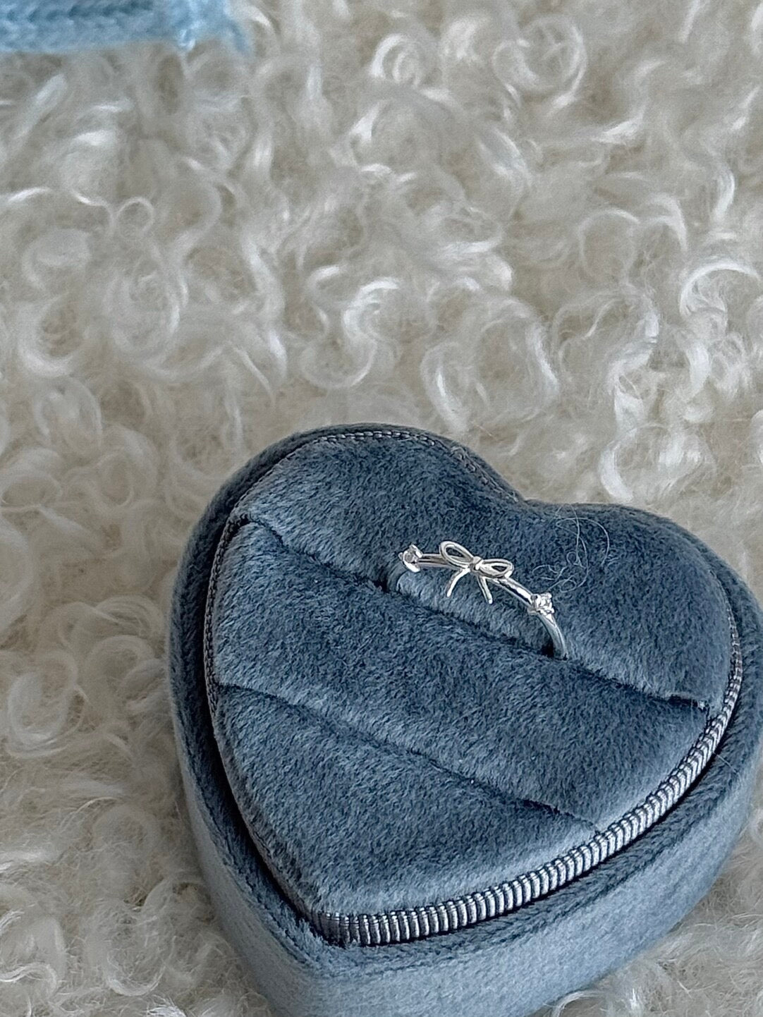 LolaWhite "Precious Bow" S925 스털링 실버 조절 가능 오픈 링