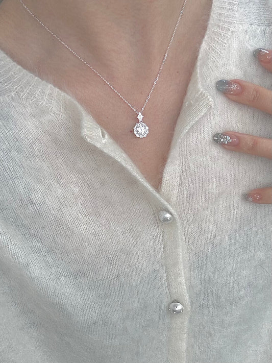 LolaWhite "Crystallized Glimmer" S925 Sterling Silver Sparkling Bulb Pendant Collarbone Necklace – Light Luxury & Elegant