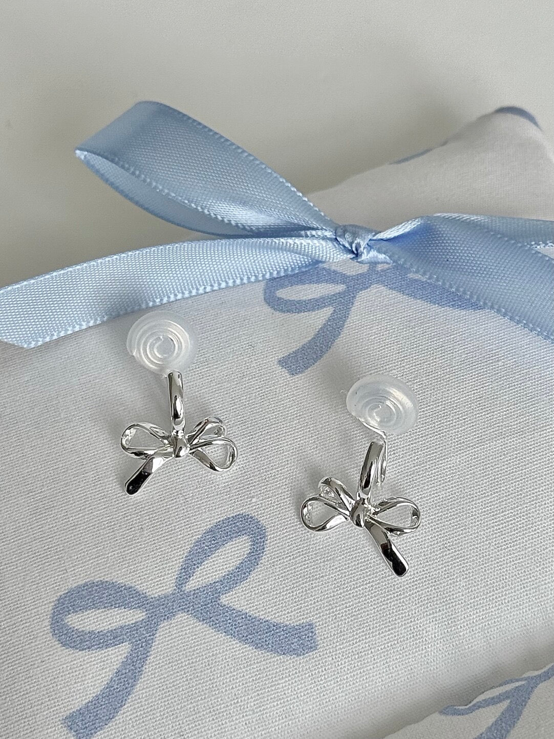 LolaWhite "No Ice, Just Sweetness" Bow Ear Cuffs – Versatile, Gentle & Korean-Style (No Piercing Required)