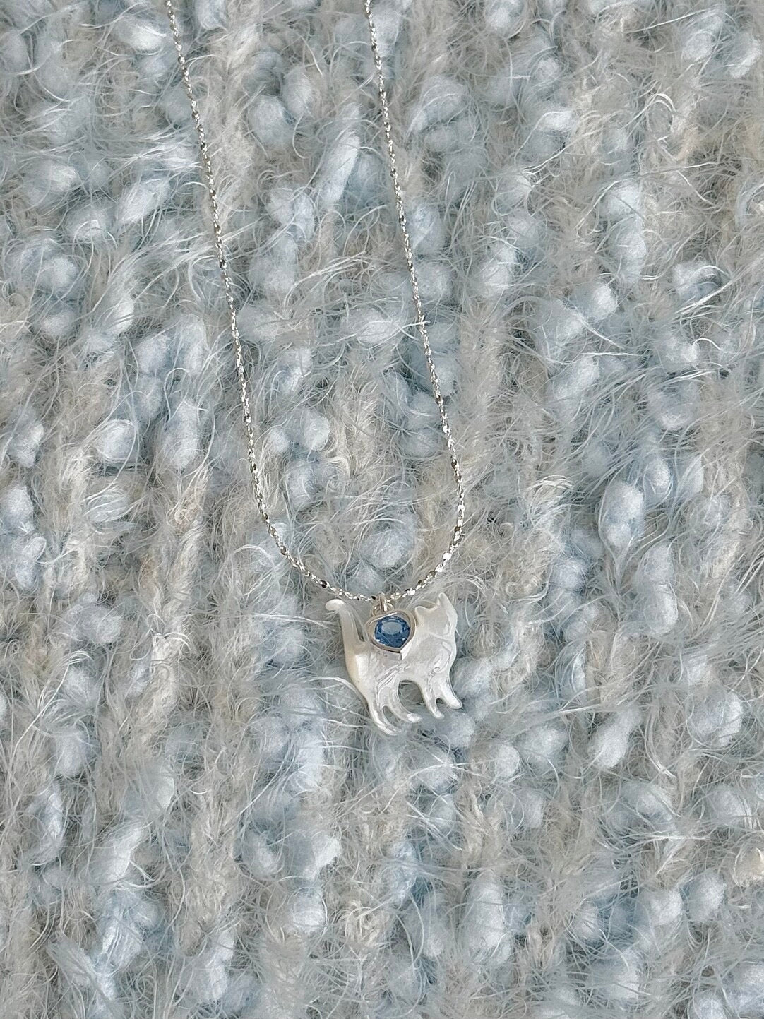 LolaWhite "Cloud Kitten" S925 Sterling Silver Mother-of-Pearl Cat Pendant Necklace with Heart Zircon - Playful & Sweet