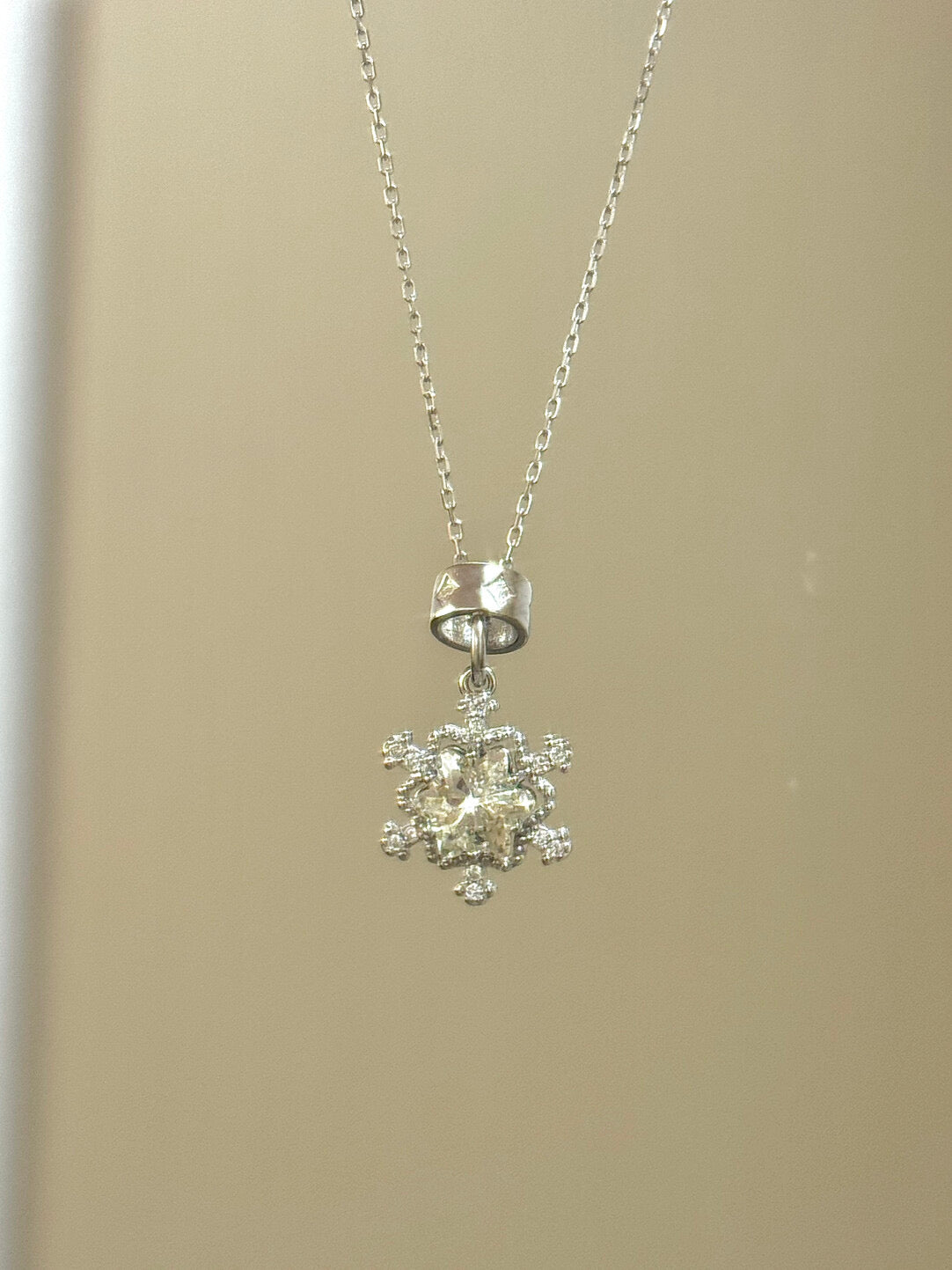 LolaWhite "Dark Snow Elf" S925 Sterling Silver Full-Zircon Star & Snowflake Pendant Necklace - Exquisite & Light Luxury