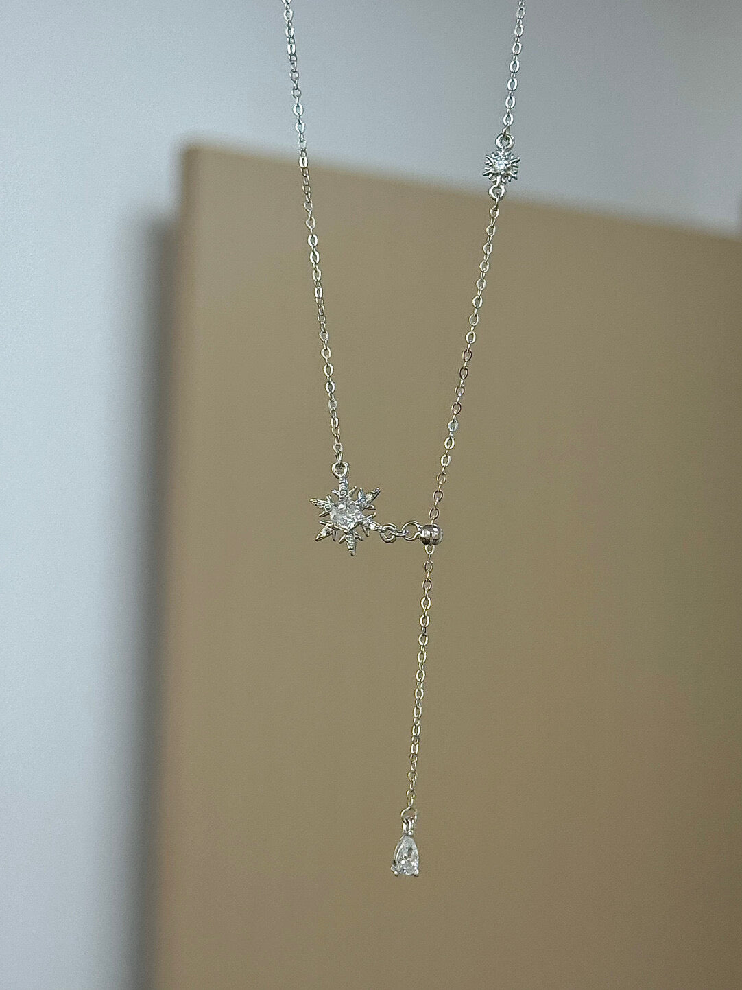 LolaWhite "Falling Snowflake" S925 Sterling Silver Winter Snowflake Collarbone Necklace - Delicate & Refined Long Chain