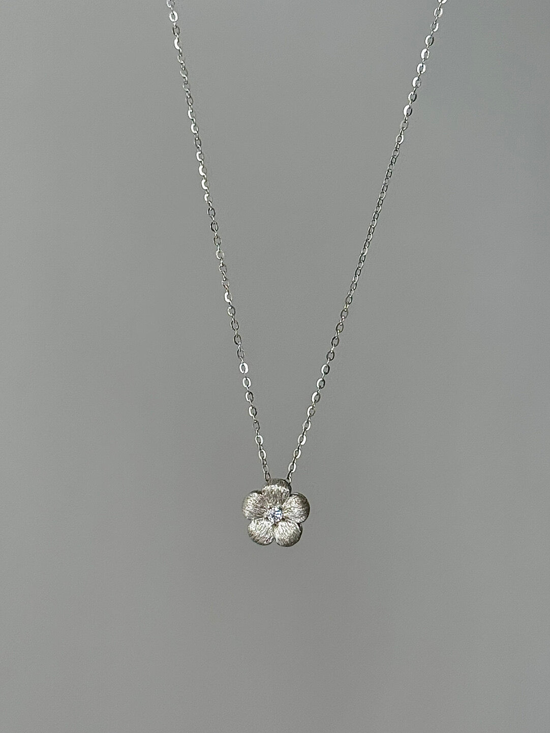 LolaWhite "Blooming Fortune" S925 Sterling Silver Brushed Texture Solitaire Zircon Floral Necklace