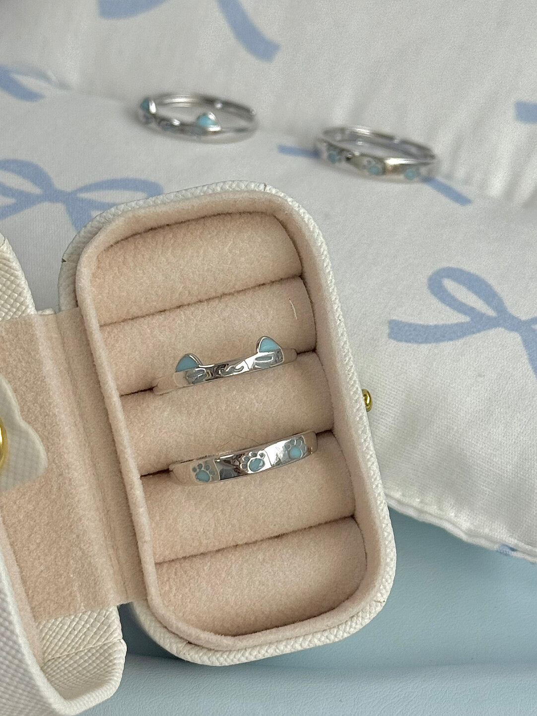 LolaWhite "Cat Lover" Solid S999 Pure Silver Glow-in-the-Dark Cat Couple Ring – Minimalist & Unique