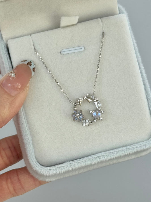 DearLola "Moonlit Garden" S925 Sterling Silver Moon & Floral Wreath Necklace - Dreamy Auroral Glow & Ethereal Elegance