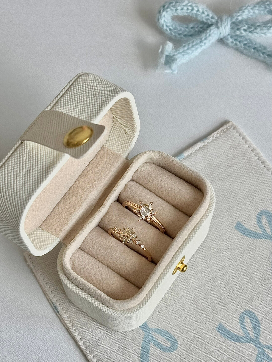 LolaWhite "Gilded Snow Sparkle" Gold-Toned Snowflake Zircon Ring - Dreamy & Elegant