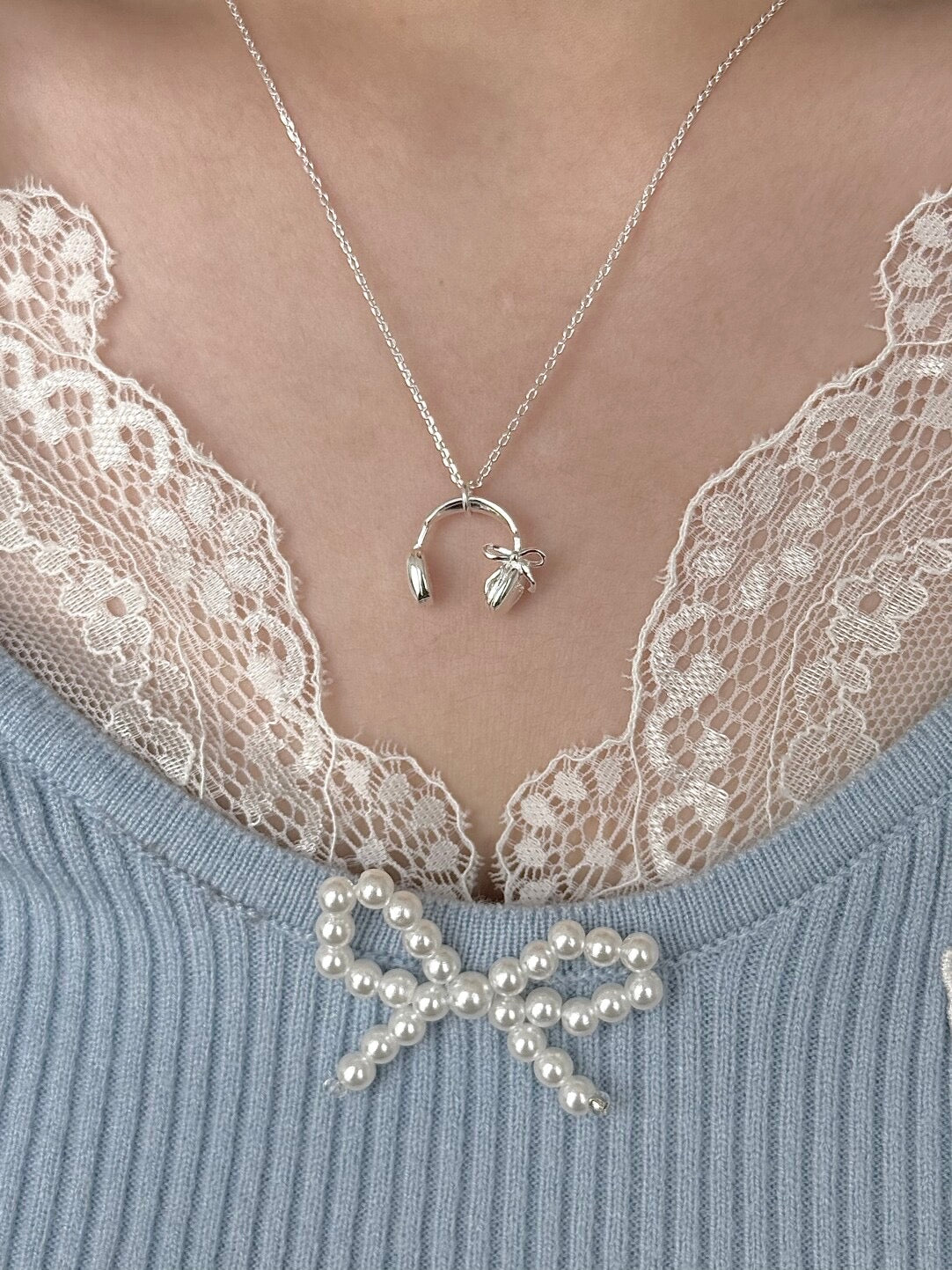 LolaWhite "Sound Embrace" S925 Sterling Silver Bow & Heart Earphone Pendant Necklace - Unique & Personalized Design