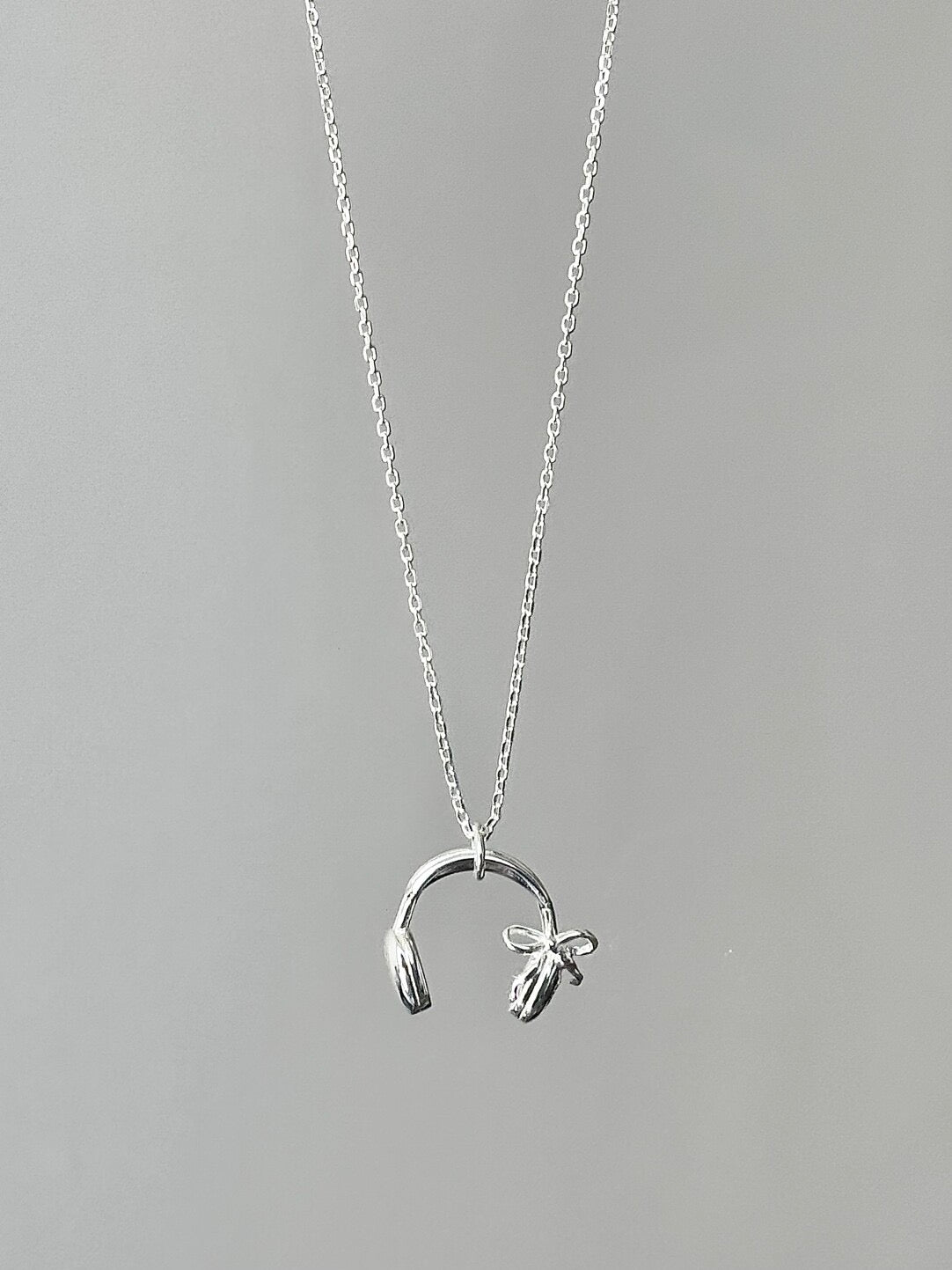 LolaWhite "Sound Embrace" S925 Sterling Silver Bow & Heart Earphone Pendant Necklace - Unique & Personalized Design