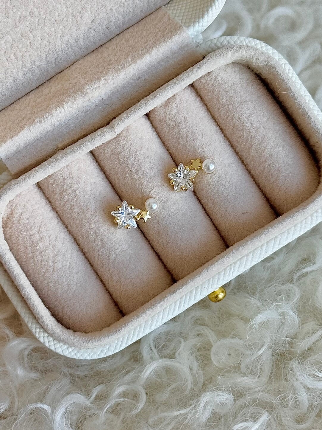 롤라화이트 스타 &amp; 펄 S925 스털링 실버 14K 골드 도금 스터드 귀걸이 - 한국 스타일, 섬세함, 개성 있는 디자인