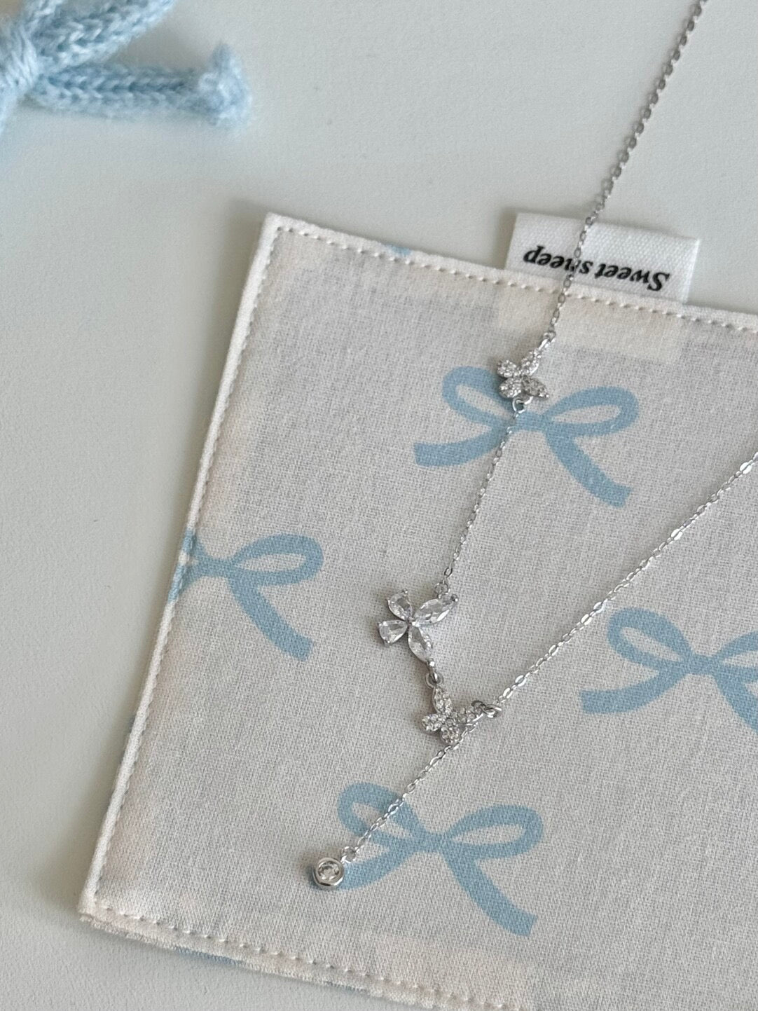 LolaWhite "Secret Valley Butterfly" S925 스털링 실버 풀 지르콘 버터플라이 펜던트 목걸이 - 신비롭고 독특하며 절제된 아름다움