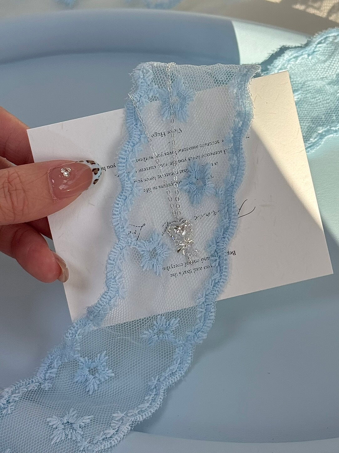 LolaWhite "Love's Sweet Scepter" Solid S999 Sterling Silver Heart-shaped Pendant with Crystal Rhinestones Collarbone Necklace - Sweet, Light Luxury & Elegant