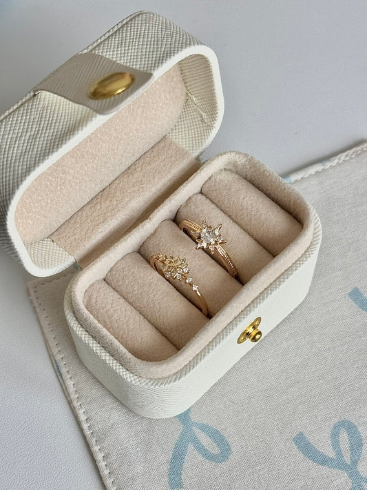 LolaWhite "Gilded Snow Sparkle" Gold-Toned Snowflake Zircon Ring - Dreamy & Elegant