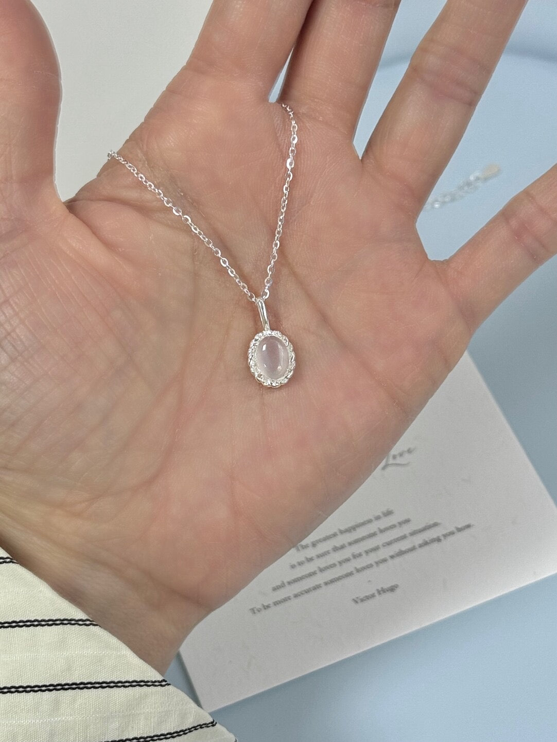 LolaWhite "White Jade Gel" S925 Sterling Silver White Chalcedony Oval Pendant Collarbone Necklace - Retro, Light Luxury & Exquisite