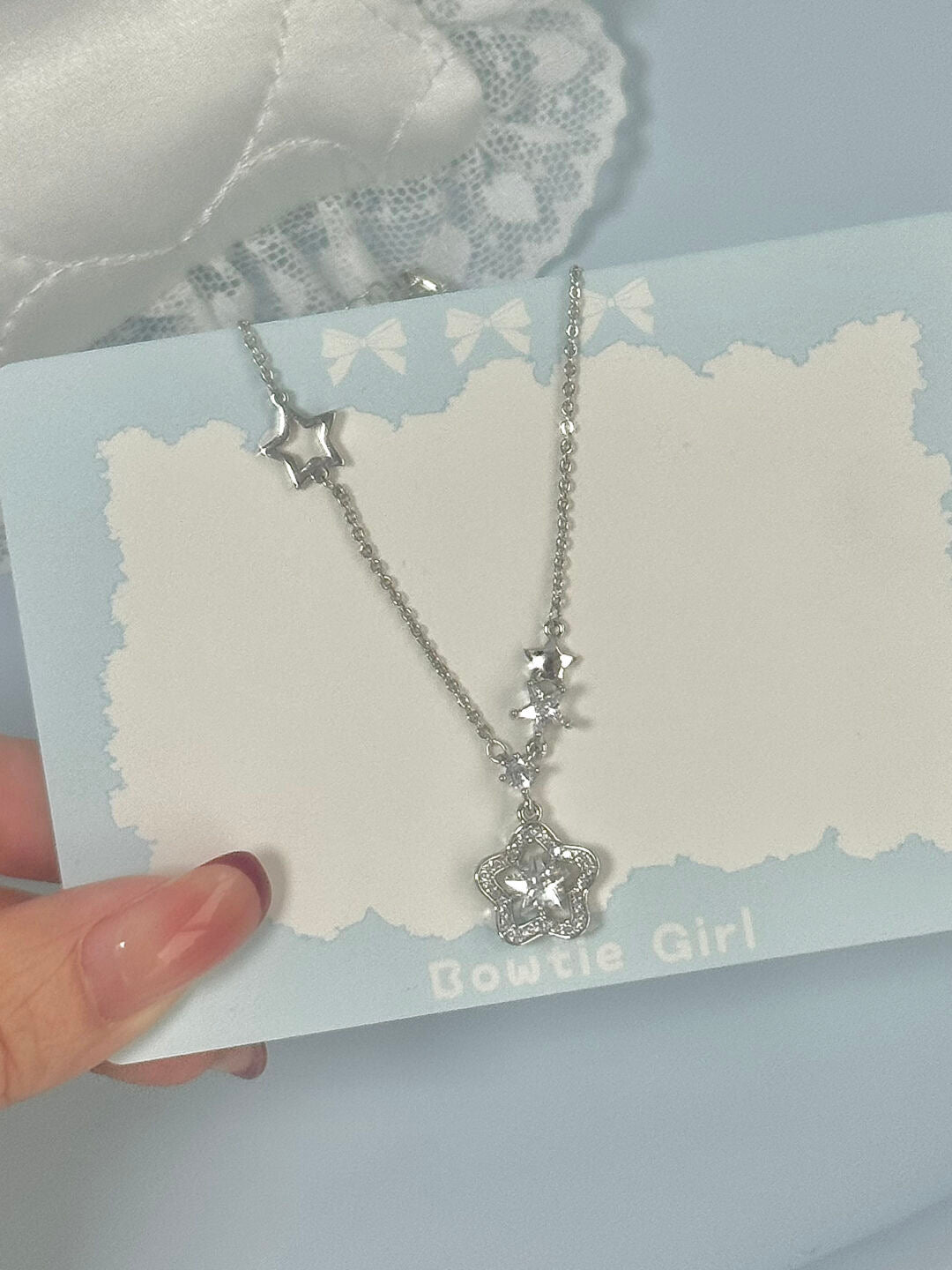 LolaWhite "Like a Star" Premium Star Collarbone Necklace – Light Luxury, Dazzling & Unique, Bestie Gift