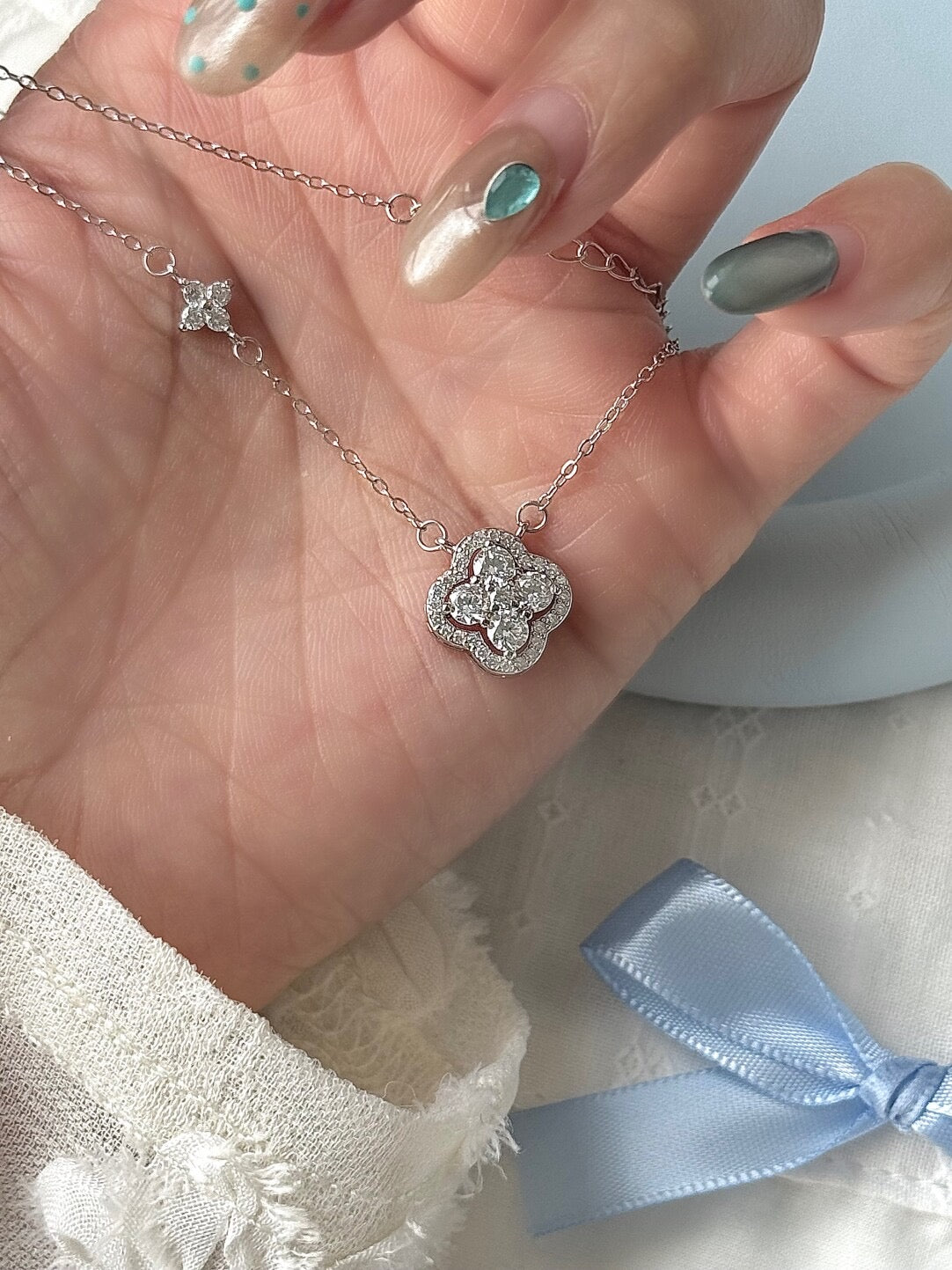 LolaWhite "Law of Light-Years" S925 Sterling Silver Sparkling Four-Leaf Clover Necklace - Unique & Elegant