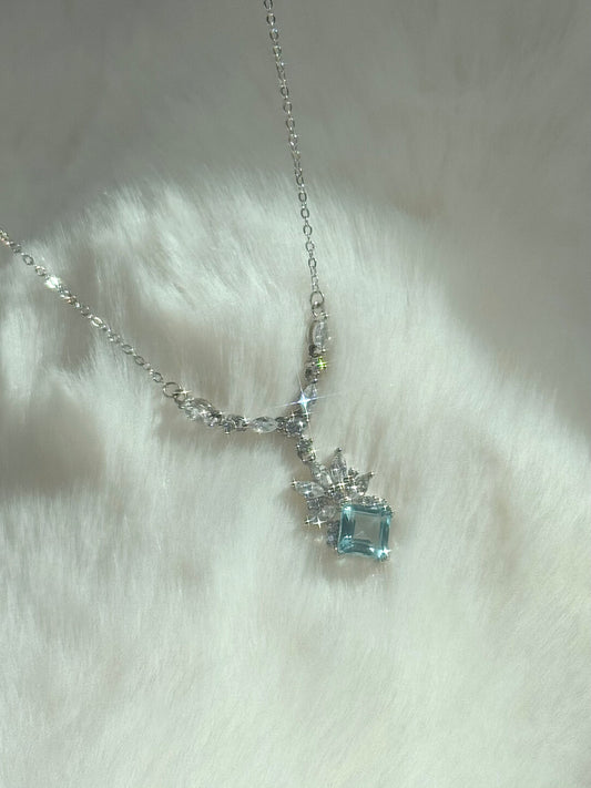 LolaWhite "Glimmering Blue Coronet" S925 Sterling Silver Teardrop Floral Crown Necklace with Square-Cut Zircons - Elegant & Regal