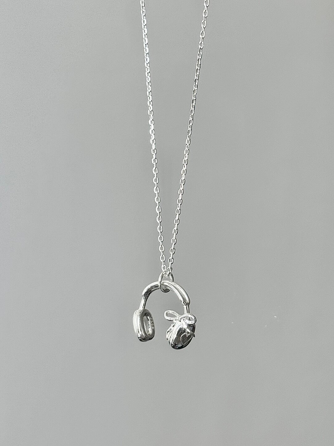 LolaWhite "Sound Embrace" S925 Sterling Silver Bow & Heart Earphone Pendant Necklace - Unique & Personalized Design
