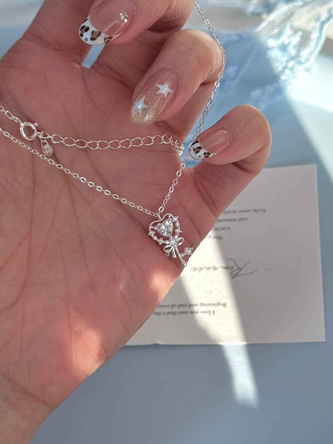 LolaWhite "Love's Sweet Scepter" Solid S999 Sterling Silver Heart-shaped Pendant with Crystal Rhinestones Collarbone Necklace - Sweet, Light Luxury & Elegant