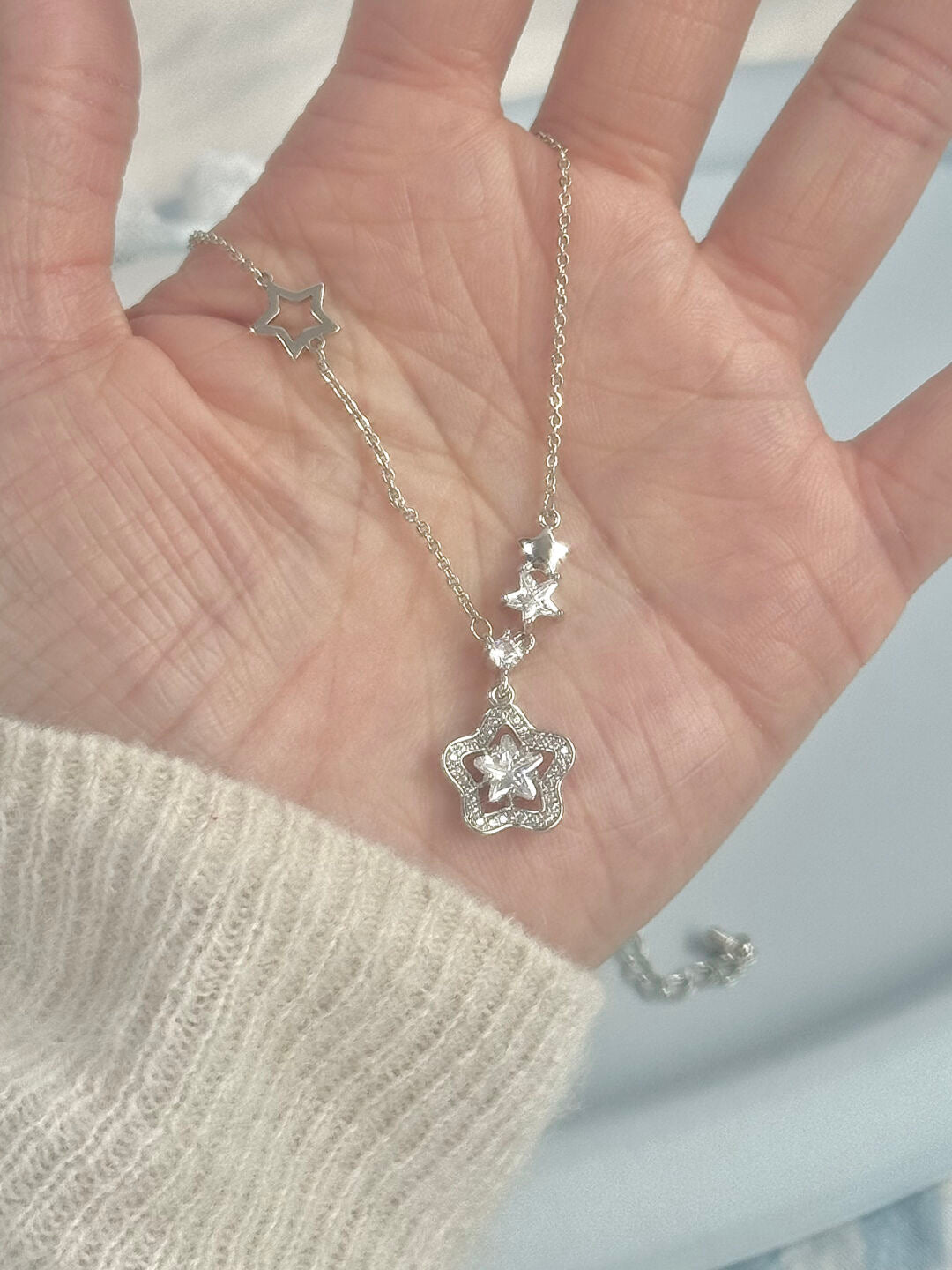 LolaWhite "Like a Star" Premium Star Collarbone Necklace – Light Luxury, Dazzling & Unique, Bestie Gift