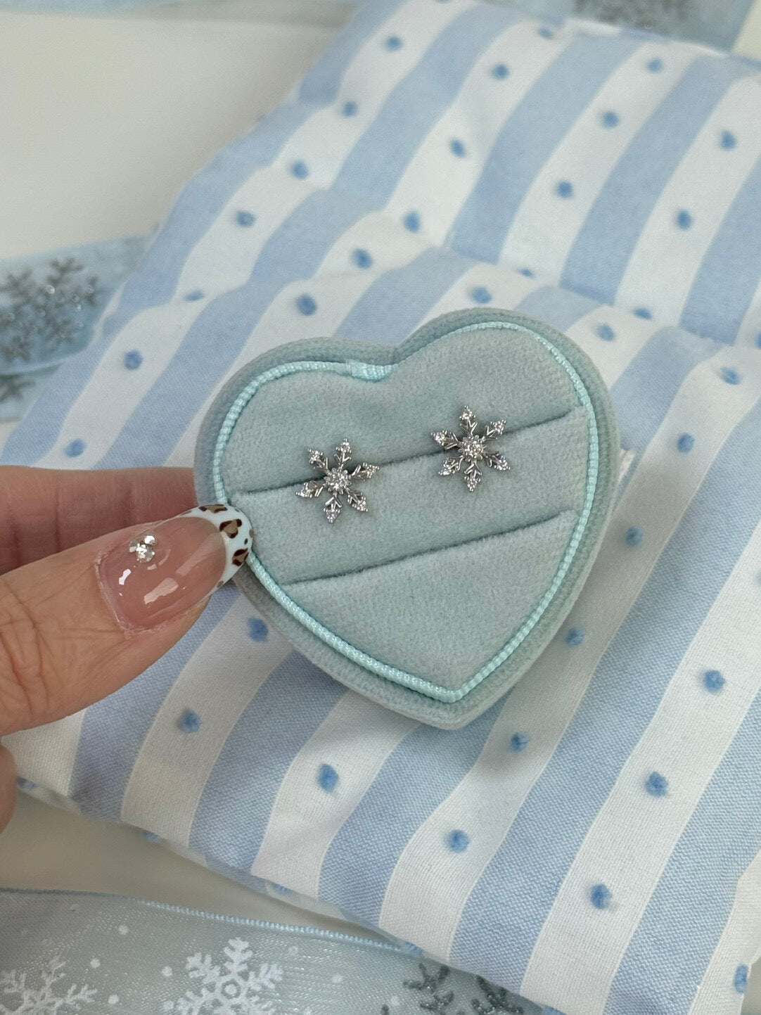 LolaWhite "Crystal Ice Flower" S925 Sterling Silver Snowflake Stud Earrings - Winter Collection Bestseller, Minimalist & Sweet